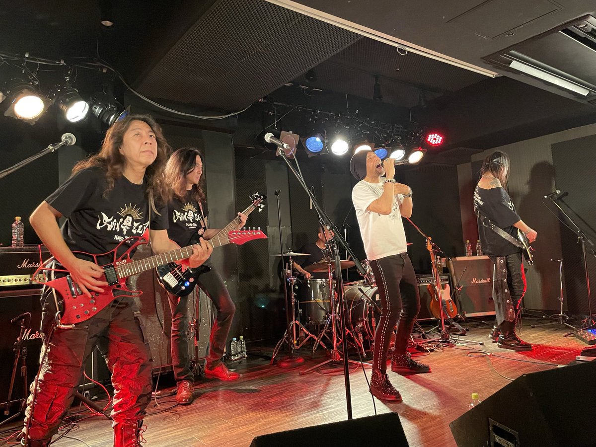 cuccia5757's tweet photo. 名古屋のBL cafeが年内で閉店しちゃうとニュースを聞いて、悲しくてね。ATOMIC POODLEで初めて庄太郎さんの🔥を❗️去年もTWINZERが来てくれて❤️❤️なライブハウスです。
#BLcafe
#ATOMICPOODLE
#TWINZER https://t.co/lYtEtmdMbC