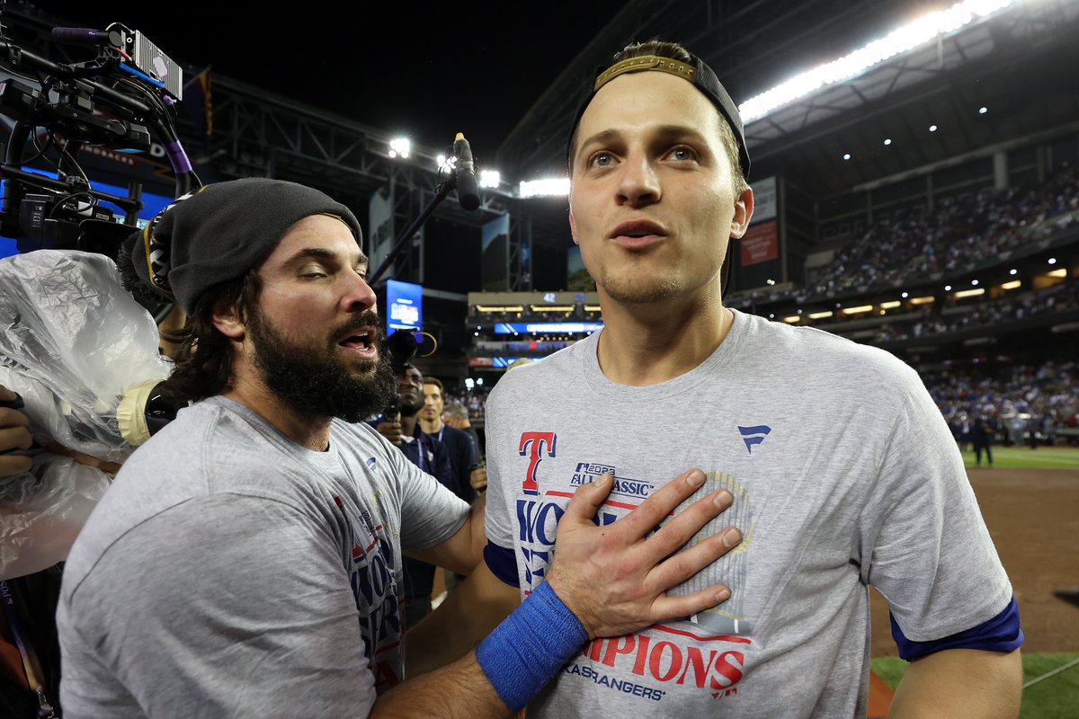 CBSSports's tweet photo. He debuted in 2015.
He began his career in Southern California.
They brought him over to win a title.
He battled though adversity.
He battled through injuries.
Odds were against him.
And now...

Austin Hedges is a World Series Champion. https://t.co/9EfLgQiwH7
