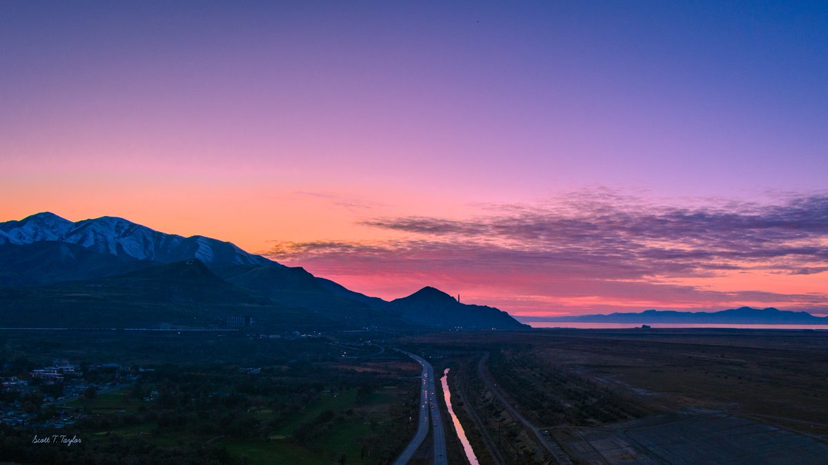 Grallon's tweet image. First sunset of November 2023.
#sunset #firstsunset #November #November1st #beautiful #utwx
@ThePhotoHour @KSL5TV @DroneHour @fox13 @ukdronenation @KUTV2News @UtahIsAwesome @abc4utah @natwxdesk @weathercaster @WeatherNation @weatherchannel @aute