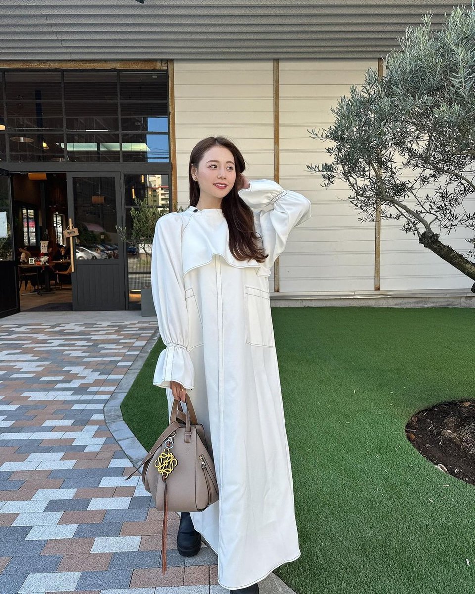 BODYROX30's tweet image. 新しくオープンしたカフェへ
行った日。
行ったことのないカフェって
わくわくするから大好き。

ワンピースは willfully_official
切り替えがあったりで
デザインがとにかくタイプ。
真冬になったら色物の
タートルニットを中に着たいな🤍

#willfully
#ウィルフリー
#pr