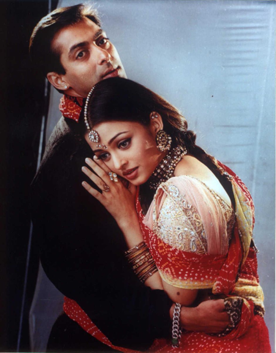 #MovieRecommendation #MustWatch

Movie: Hum Dil De Chuke Sanam (1999)
Directed by: #SanjayLeelaBhansali

Starring: #SalmanKhan #AjayDevgn #AishwaryaRaiBachchan

Genre: Romantic Drama 
Language: Hindi 

IMDb: 7.4

#Bollywood #HindiCinema #SalmanKhan𓃵 #AishwaryaRai #RomanticMovie