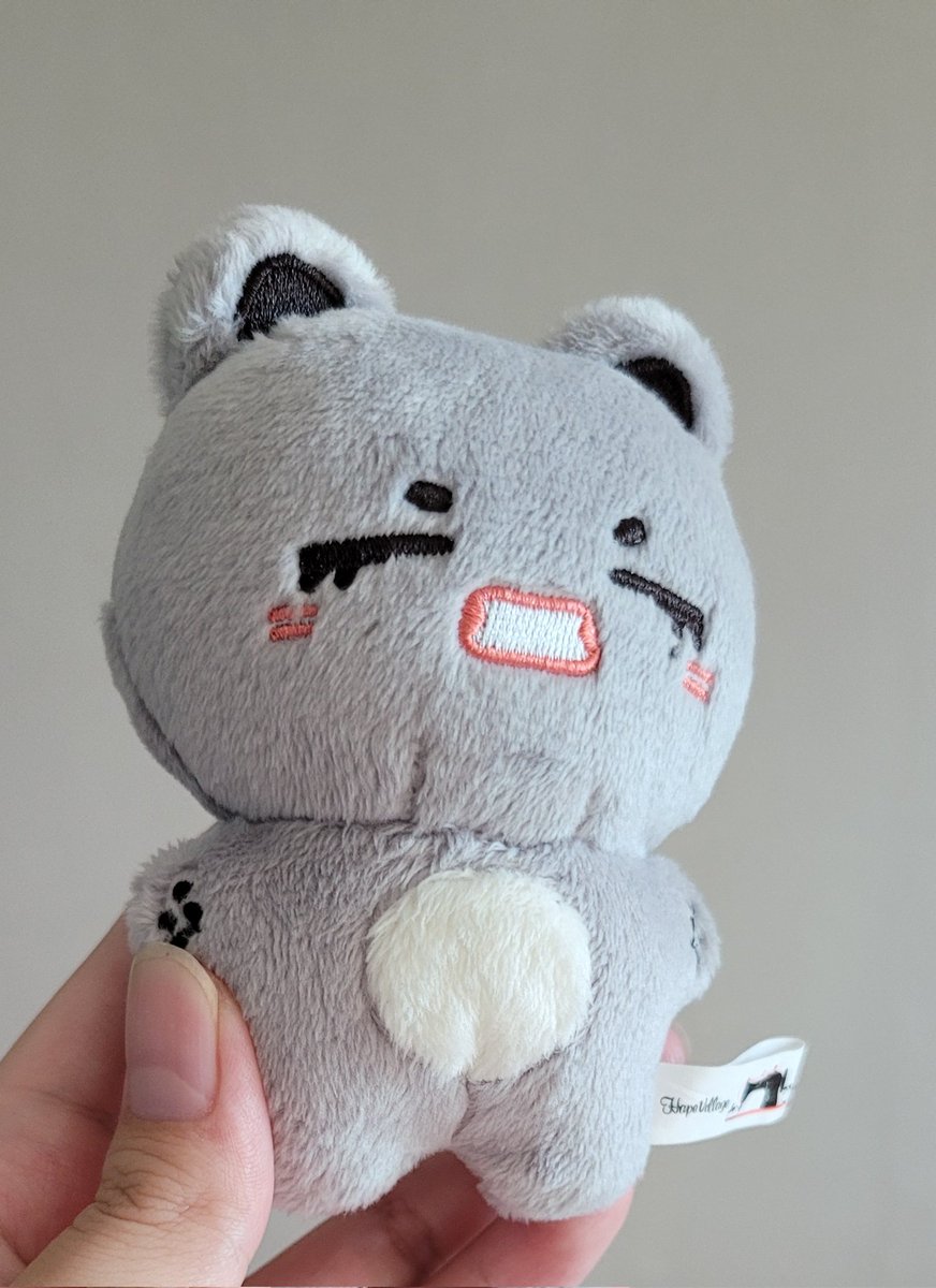 Vv_twt_'s tweet photo. @Vv_nyang
뷔냥이가 왔습니다~~~ 기다리고 기다리던 뷔냥이 실물이 진짜 말도 안 되게 귀여움!!!!!!  안 산 사람들 인생 겁나 손해 봄 너무너무 귀여워요 진짜 총대님 귀여운 뷔냥이 만들어주셔서 감사합니다💜💜💜 배송도 빠르고 최고예요 애기 생일에 카페 투어 다니자🥰🥰 https://t.co/nUFKiY2P8S
