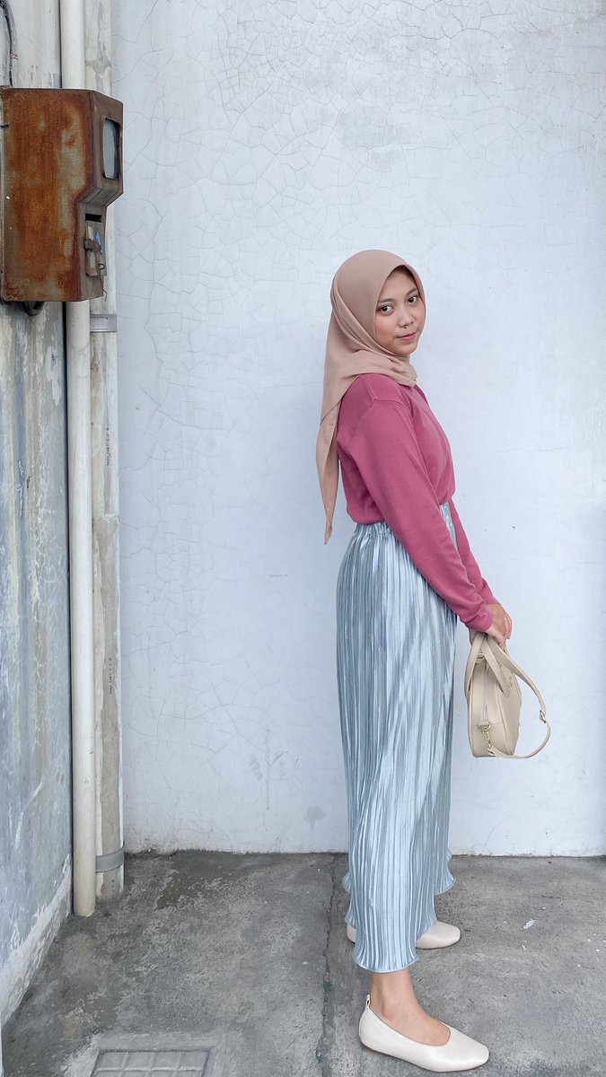 motiyangpertama's tweet photo. basic voal🧵
🔗 https://t.co/PLf8ga7GeS
pecinta paris jadul mending beralih kesini karna ini bahannya lebih enak dan mudah dibentuk, dannn lebih tebel juga🫶🏻

basic knit🪡
🔗 https://t.co/GANi1O9crX
kaos rib/knit tapi bahannya ademmm, warnanya banyak dan lucu lucukkk https://t.co/QDrbJN3IWK