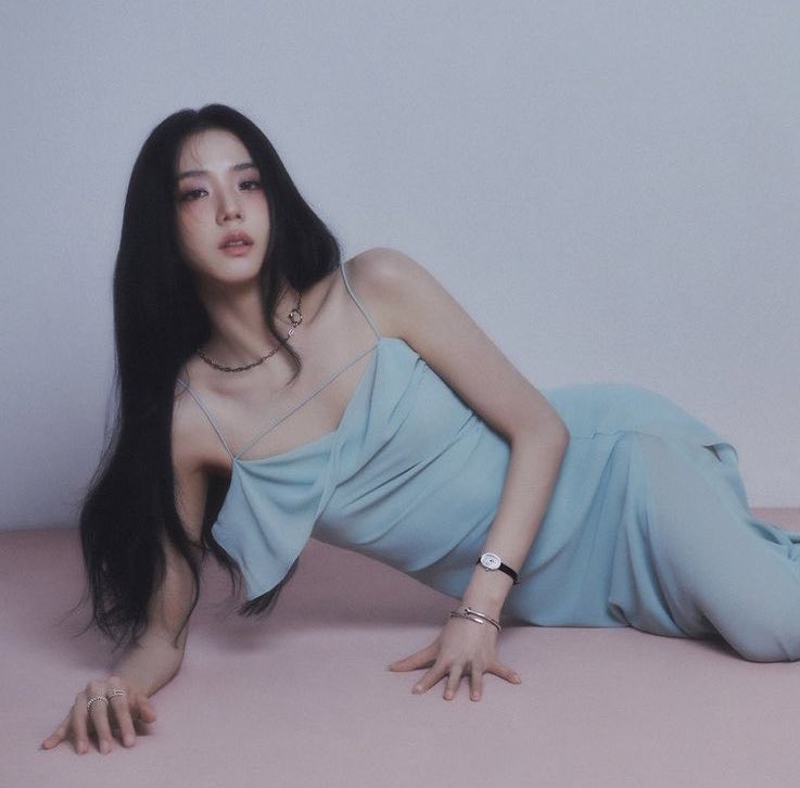 GODTIERJISOO's tweet photo. insane woman https://t.co/hWAGQjf0RG