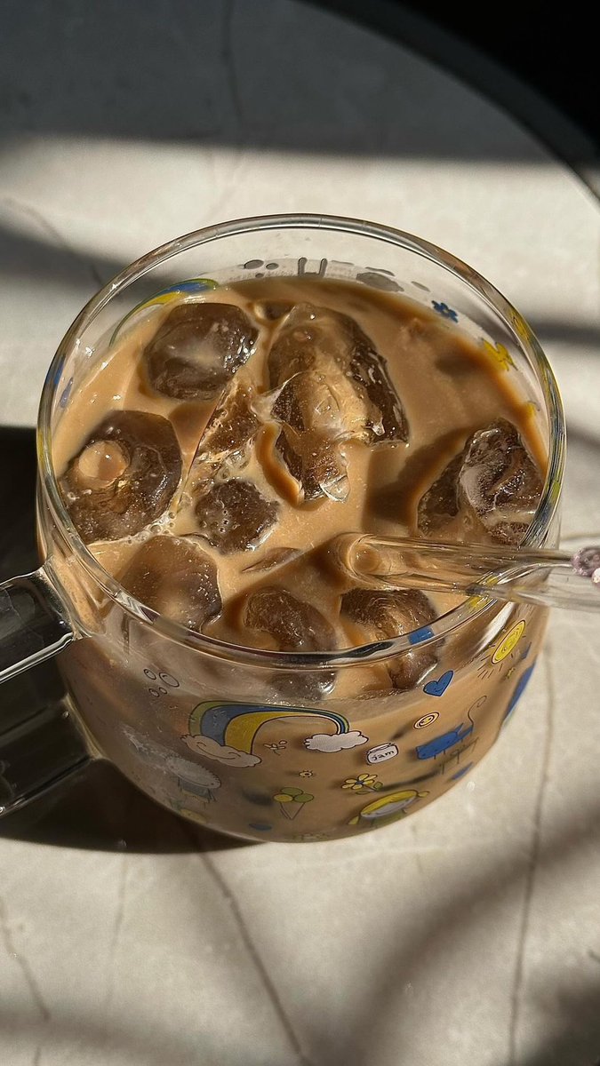 _myrabaharuddin's tweet photo. Coffe💛 https://t.co/IFgOndM4yz