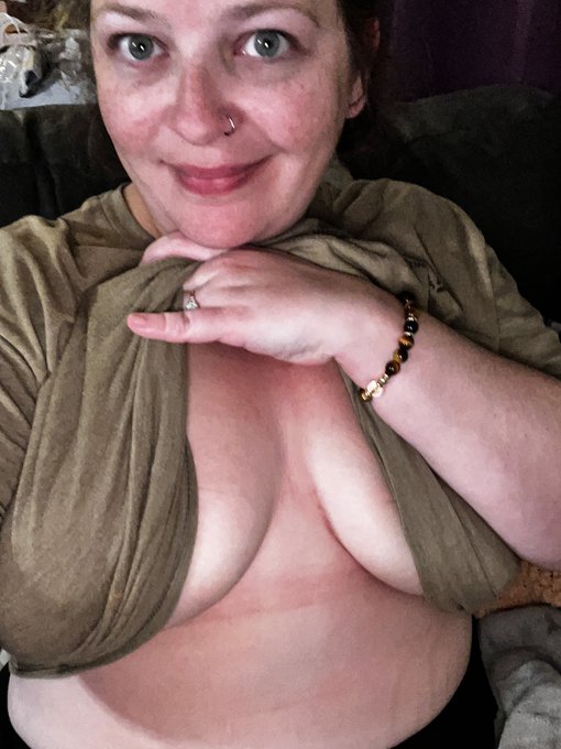 Just a little peek 👀 https://t.co/II8kEcNcem<a href="/tag/sellingcontent"class="tags"><span>#sellingcontent</span></a><a href="/tag/bigtitsmom%D9%90"class="tags"><span>#bigtitsmomِ</span></a><a href="/tag/selling_content"class="tags"><span>#selling_content</span></a>