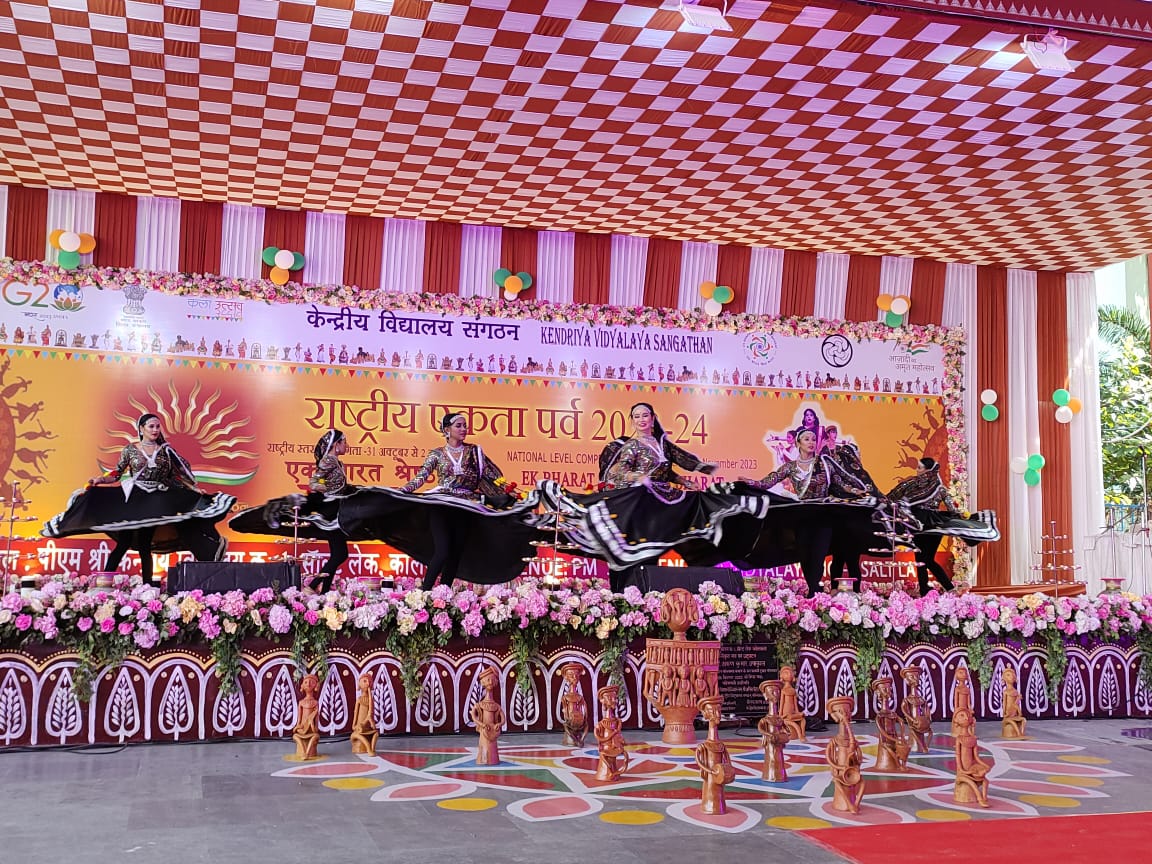 Kendriya Vidyalaya Sangathan (@kvs_hq) on Twitter photo Celebrating Vibrant Colors of India!
🔆KVS Rashtriya Ekta Parv-2023🔆
Performance: Rajasthani Dance
Venue: Kolkata
Date: 31st Oct - 2nd Nov 2023
#EkBharatShreshthaBharat #KalaUtsav
<a href="/EduMinOfIndia/">Ministry of Education</a> <a href="/EBSB_Edumin/">Ek Bharat Shreshtha Bharat</a> Celebrating Vibrant Colors of India!
🔆KVS Rashtriya Ekta Parv-2023🔆
Performance: Rajasthani Dance
Venue: Kolkata
Date: 31st Oct - 2nd Nov 2023
#EkBharatShreshthaBharat #KalaUtsav
<a href="/EduMinOfIndia/">Ministry of Education</a> <a href="/EBSB_Edumin/">Ek Bharat Shreshtha Bharat</a>