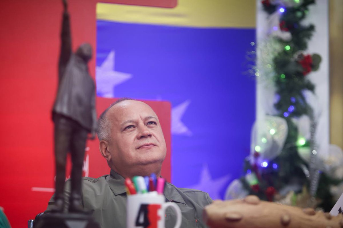 RESUMEN DEL PROGRAMA CON EL MAZO DANDO #453 (01-11-23)

Cabello: ¡Este 3 diciembre yo voto por mi Patria cinco veces sí! mazo4f.com/cabello-este-3… 

Cabello: El Pueblo este 3 de diciembre será protagonista de la defensa del Esequibo mazo4f.com/cabello-el-pue… 

Cabello: La derecha