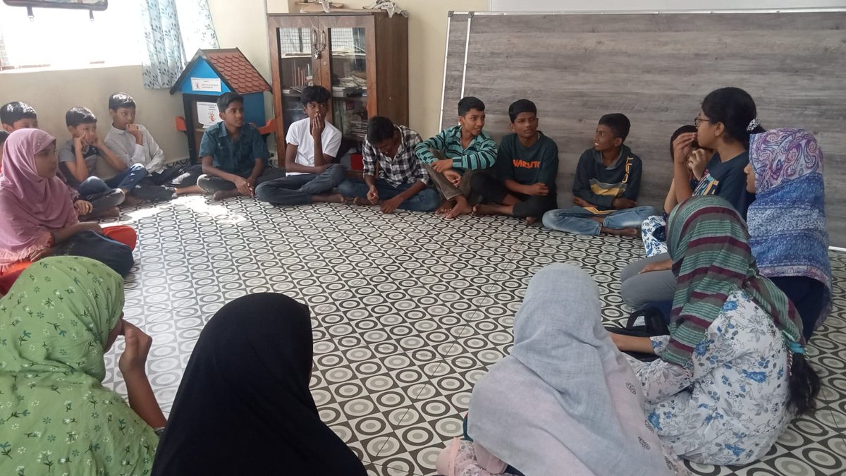 NookCosy's tweet photo. And meanwhile our children read on.. If there is a bright spot in our world, it is our community libraries where children find a safe space to read, to discuss books and spend time around books. Sharing a few pictures from our Swabhimaan Cosy Nook Community Library. 

#library https://t.co/sVdH2W1fMZ