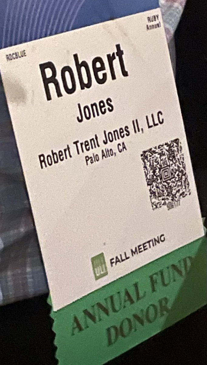 titlelawyerjoe's tweet photo. I really couldn’t believe who sat down beside me tonight! I met the legendary Robert Trent Jones, Jr. &amp; his son Trent. Their company designed the golf courses that put Alabama on the map. ⛳️ 🏌🏻‍♂️ #ULIFall @rsaalgov https://t.co/lnJ8Ub76Gw