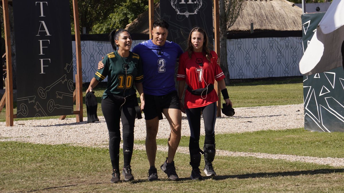 Estamos listos para conocer al segundo duelista que competirá con <a href="/tefivalenzuela5/">Tefi valenzuela</a> en la H Final del #HotelVIPMX 🙌🏻🙌🏻🙌🏻