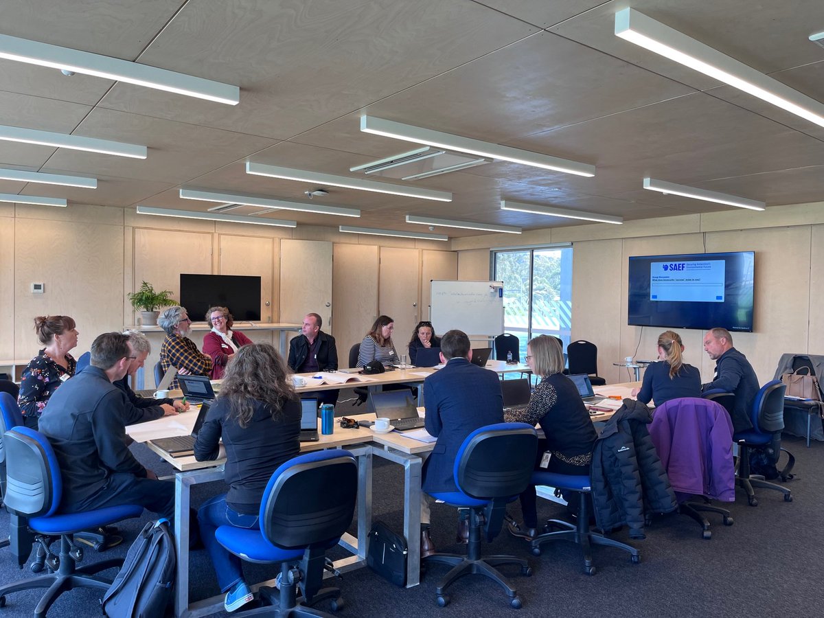 This week @isabelleroseon1, @eco_zach & our @UniofAdelaide team conducted a biosecurity workshop in Hobart. It was a great chance to get scientists, biosecurity practitioners & @AusAntarctic decision-makers together to share experiences & knowledge about Antarctic biosecurity.