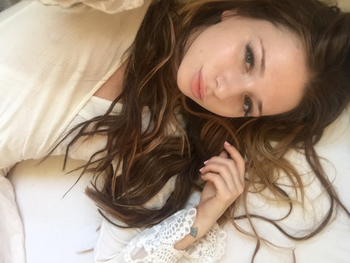 Amateur Tan Line Selfie 😍 
chat me now 
freya.directchats.site