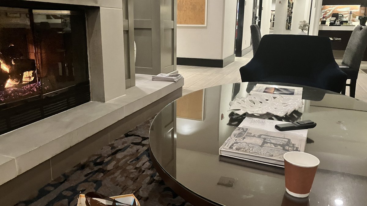 seethenn's tweet photo. It's a nice hotel...absolutely. https://t.co/ax6KieHCyr