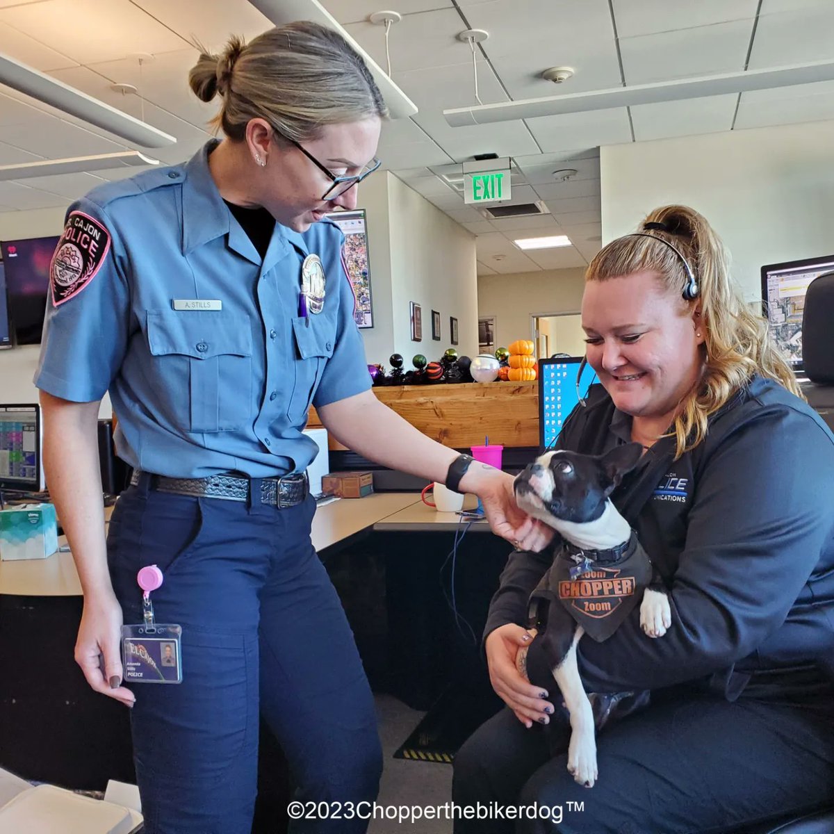 ChopperBikerDog's tweet photo. Whenever I have the chance & given the opportunity, I always luv 2 visit our law enforcement dispatchers as I did this past week w/ the @elcajonpolice. These dispatchers are heroes! And I visit them just so I can let them know how much they're appreciated & give them some โค๏ธโค๏ธ https://t.co/7DXFIZ9e9W