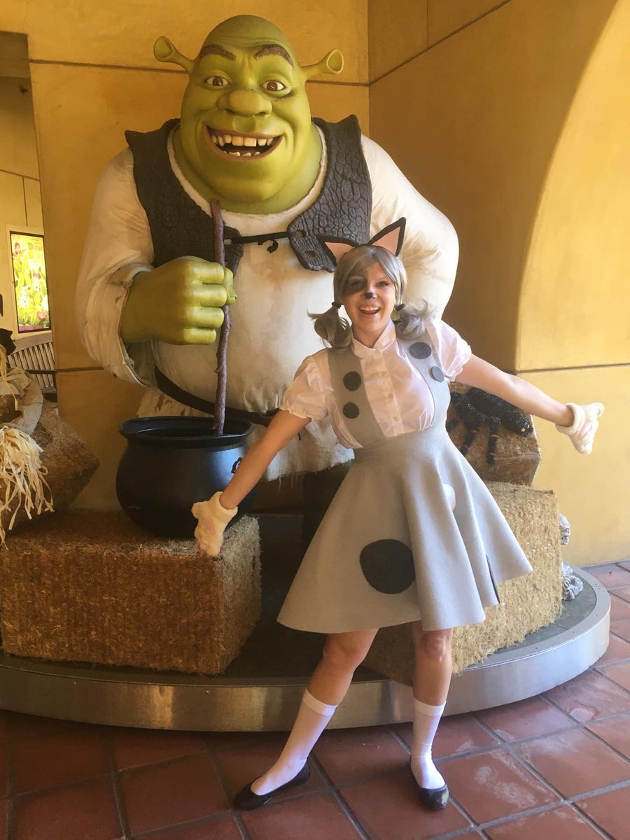 In this photo: an absolute menace... and Shrek! 
Happy (belated) Halloween, y'all!
#Bluey #BlueyCosplay #MuffinMadness