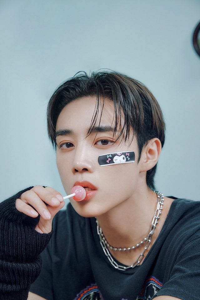 sunyootbz's tweet photo. ㅤ️️
ㅤ️️
Meet the cutest rockstar in town. 
ㅤ️️
ㅤ️️ https://t.co/tzxqaXu4dZ