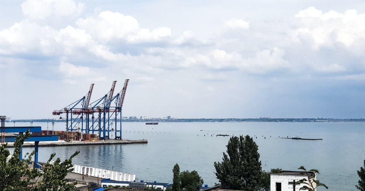 riskstaff's tweet image. FEATURE ARTICLE: Lloyd’s List data reporter Bridget Diakun interviewed Risk Intelligence CEO Hans Tino Hansen and other experts on the #threat of #seamines in the #BlackSea #maritime corridor. MORE: bit.ly/47gWQhc
#marsec #shipping #maritimesecurity #maritimeintelligence