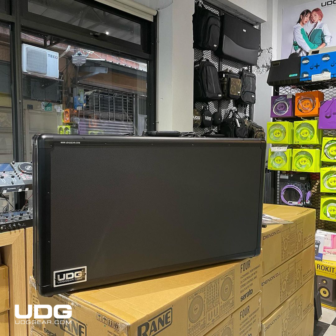 udggearcom's tweet photo. Double layer of the pick &amp; pluck foam allow you to place laptop or cables on the bottom by @tooltour_tainan

#UDG #UDGGEAR #Deejay #Producer #DJLIFE #UDGonTheRoad #DJonTour #UDGReGram #pickfoam #flightcase #pickpluck #tooltour #tainan #taiwan #djshop #multiplayer #Serato https://t.co/YuMgCoNxyI