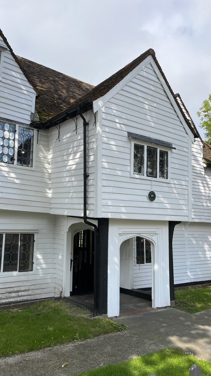 MatildaWDavis's tweet photo. #museum30
Somehow I have already managed to miss a day so here is my Day 1&amp;2 combined!

Museum &amp; Introduction:
I am the CSO for 3 beautiful historic houses across Sutton and Site Manager for Whitehall Historic House in Cheam - a Tudor house &amp; local history museum, dating to 1500! https://t.co/vaEBYR85uV
