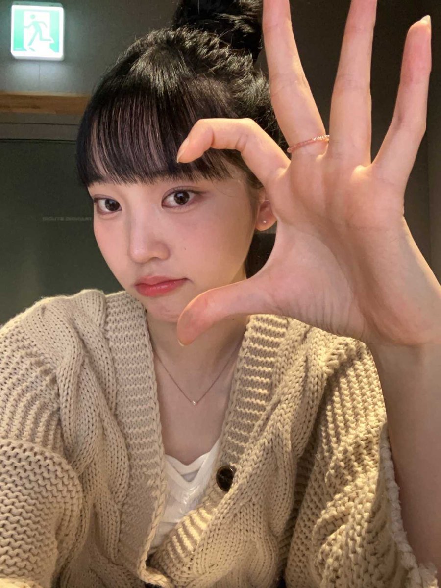 ArabYoungseo's tweet photo. @ILLIT_twt 📬 — ٢؛ نوڤمبر ٢٠٢٣ 
♡ : تحديث يونقسو في حساب ايليت عبر التويتر:
💛😻🎧😋
#YOUNGSEO #영서 #ILLIT #아일릿 https://t.co/q0NSqccytD