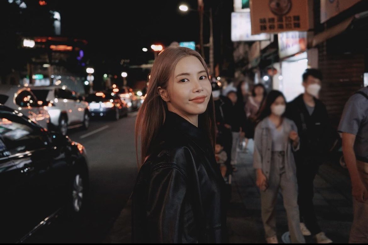 studiomooknight's tweet photo. “yong”                           “byul-ah” https://t.co/sVROoihM5b