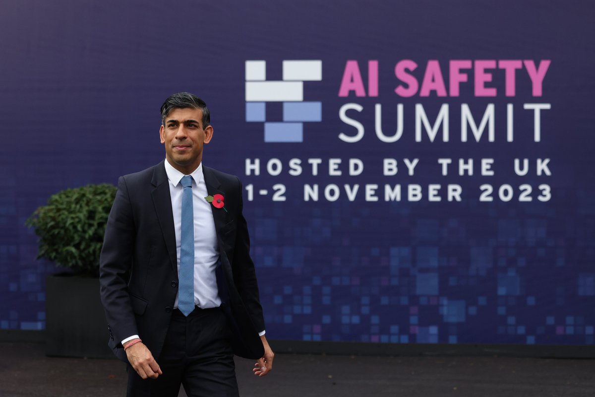 Yesterday, we agreed the first ever international statement on the risks around AI. Today, I’m at @bletchleypark to discuss the global priorities for AI in the next five years, as well as what action is needed to ensure AI develops safely so it can be a force for good.