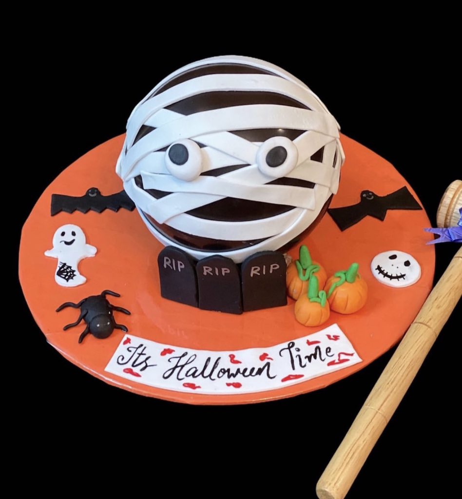 cakesnmorebygj's tweet image. #halloween #halloweencake #ghostcake #creamcake #CreamCakes #pastry #Cakesofinstagram #cakelover #egglesscakes #nonfondant #delhibaker #homebaker #foodie #birthdaycake #instagood #foodporn #instafood #instacakes #homemade #cakeart #delicious #desserts #jainbaker #jaincakes
