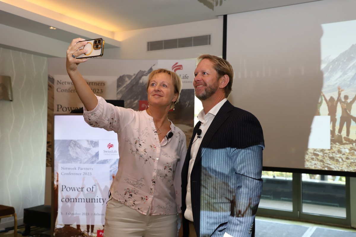 SwissLife_GS's tweet photo. #employeewellbeing At our last Swiss Life Network Conference, we were privilege to welcome Gitte Kristiansen. 🙋‍♀️🎤
In our #blogarticle, you will find out more about Ms Kristiansen’s discussion, with Michael Hansen, CEO Swiss Life Network:
👉 https://t.co/huCi5LH1Dx

#yourlife https://t.co/yKFSe1Uytx