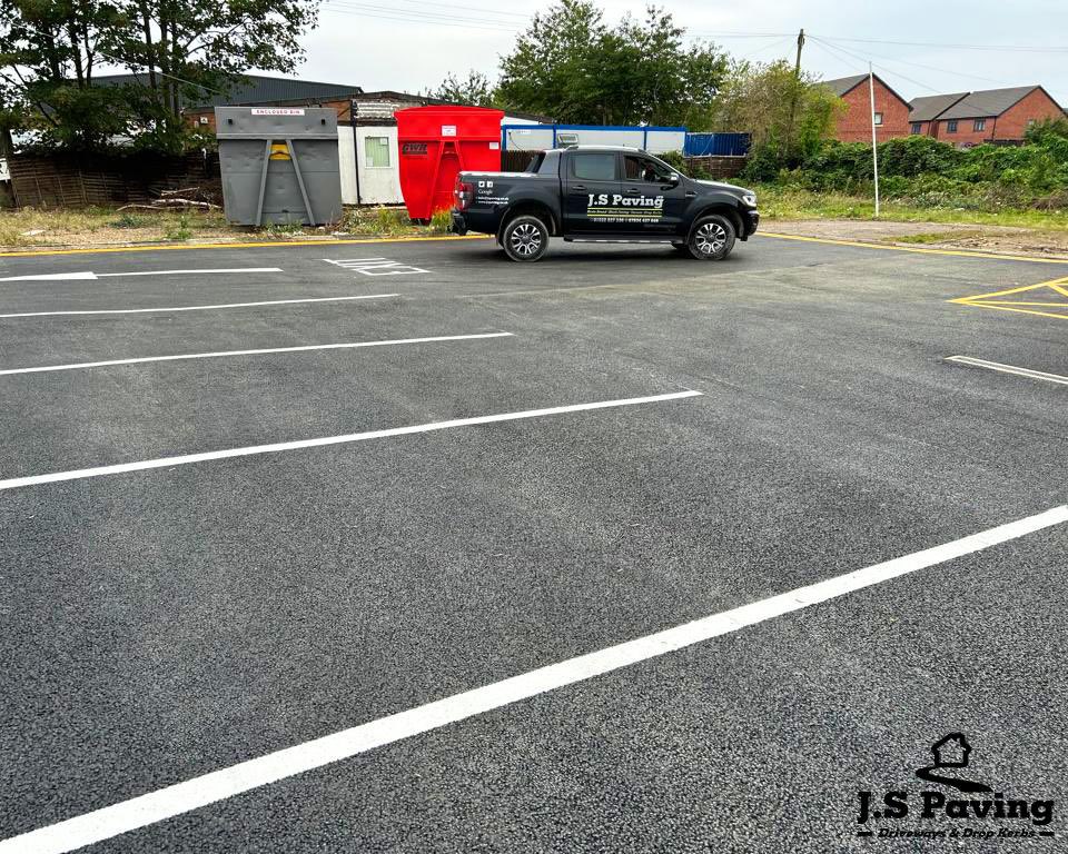 Tarmac contract works complete for Dixon Carpet Centre 🚧👍 #jspaving #tarmac #lincoln
