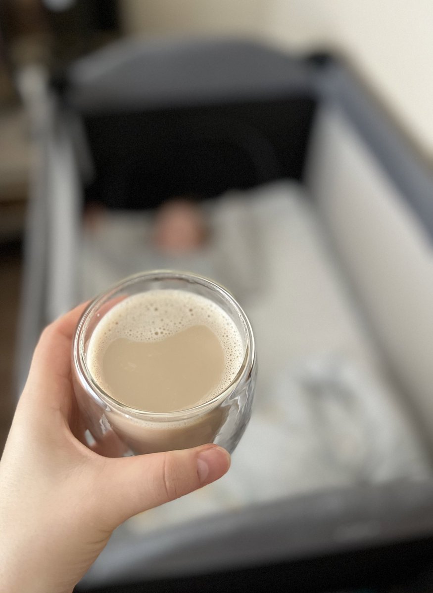 Sıcak sıcak içebilirim inş 😍😍😍
#mom #momlife #kahvesaati #gündem