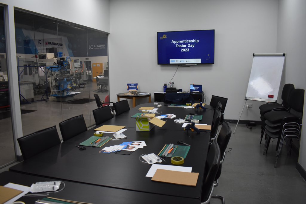 Leanne Mee tweet media