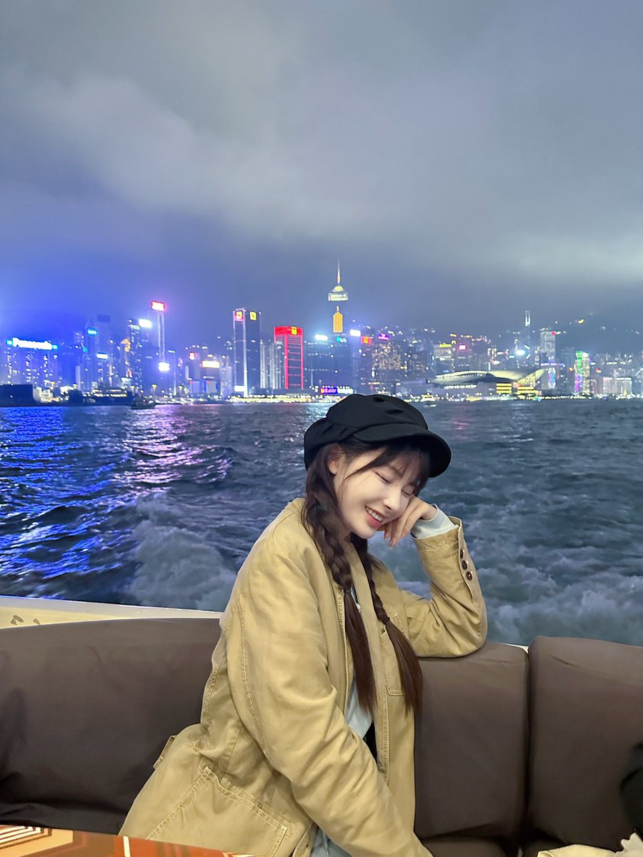 港大Web3课程结业啦～ 结识了很多优秀的老师和同学们☺️
和对的人在一起做对的事  幸福加倍！
我还舍不得毕业 还想学🥺 https://t.co/GSmzmFOBZx