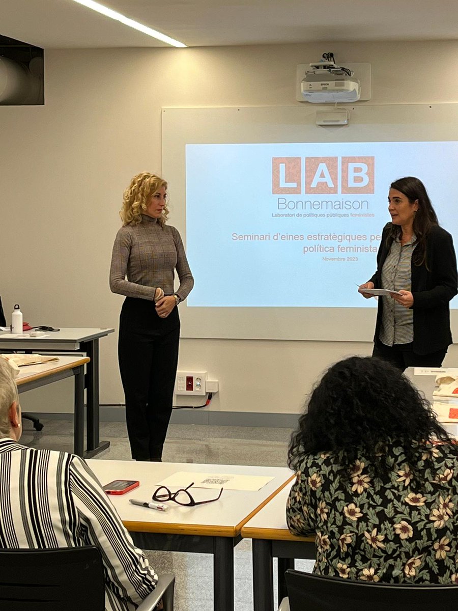 ercdiba's tweet photo. 🗣️ @raquel_albiol: "A l’inici de mandat pren rellevància la necessitat de capacitar-nos, de potenciar eines per empoderar-nos en el nostre rol i assolir els coneixements i compartir experiències que ens permetin abordar els projectes que tenim per davant" #LABBonnemaison https://t.co/a2zOGNIgeL