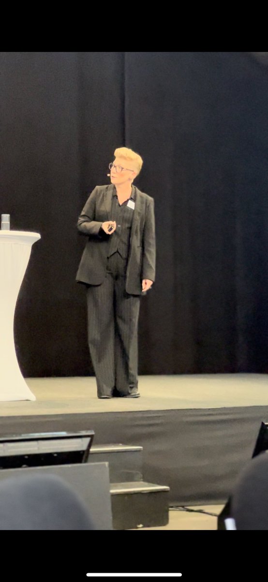 Plolaeger's tweet image. Kontinuitet i det nære sundhedsvæsen i Sverige er afgørende, fordi vi ved, at det har en positiv indvirkning på patienters sundhed, siger fmd., Nationalt Primärvårdsråd @PetraUppsala på #sundhedforalle #sundpol