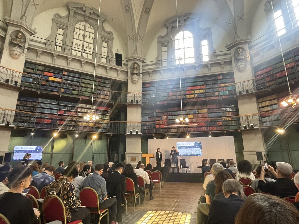 Stunning venue for the @turinginst @BigInnovCentre #AIFringe event on creating equitable AI governance futures @QMUL Octagon Library