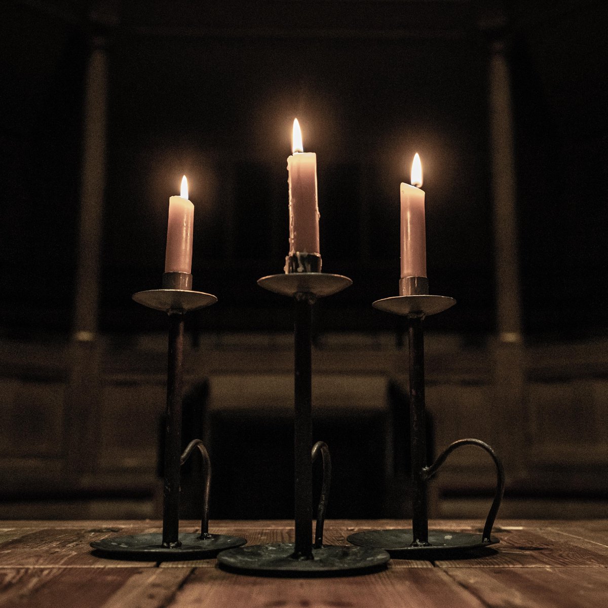 The_Globe's tweet image. It's almost time to get lit... 
The candles, that is! 🕯️😉  

📸 Marc Brenner #PlayByCandlelight