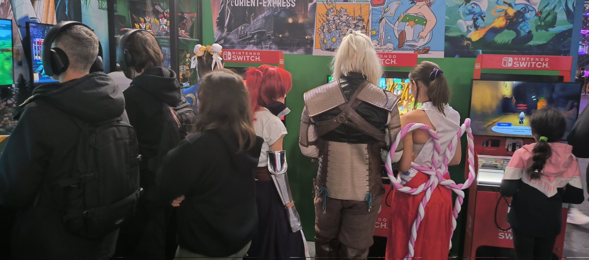 Microids_off's tweet photo. Vous êtes tous au rendez-vous pour ce deuxième jour de @ParisGamesWeek ! Même Geralt de Riv est venu tester Astérix &amp; Obélix Baffez Les Tous ! 2 🤩

#PGW #PGWRestart #PGW2023 https://t.co/WOmbWFWG0C