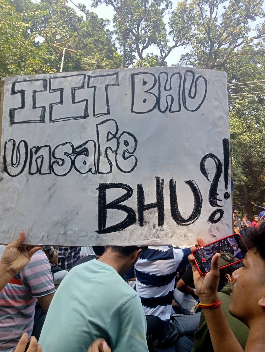 ayushmishra_04's tweet photo. #closedcampus #iitbhu https://t.co/bWWR2BMA8V