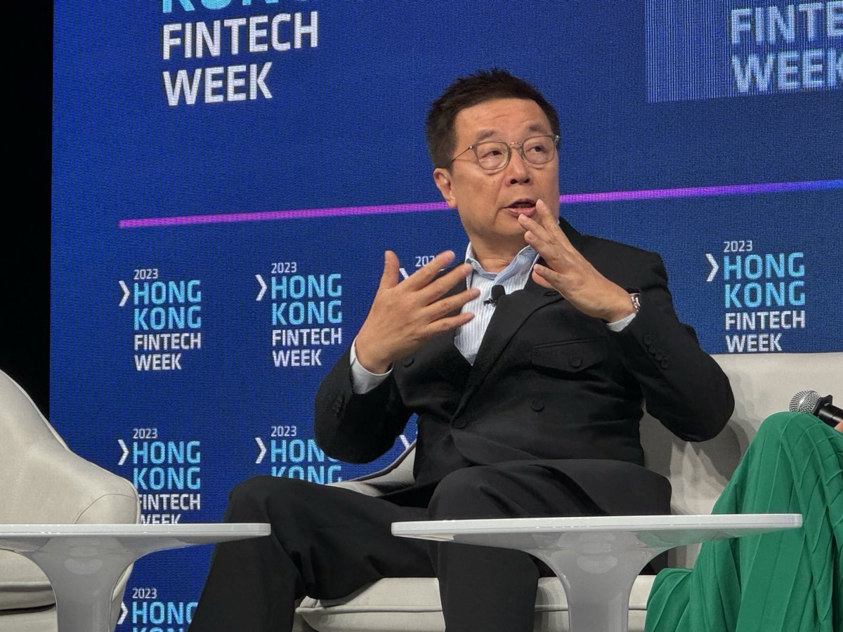 RaceCapital's tweet photo. Our partner @chuang_alfred on top VC trends at #HKFintechWeek2023 

1. Venture Market will stay flat in 2024 

2. GenAI is the most exciting trend since birth of the Internet

3. The worst time for economy is 
best time for technology

4. M&amp;A and IPO will come back in 2025 https://t.co/eHyx2YY2mb