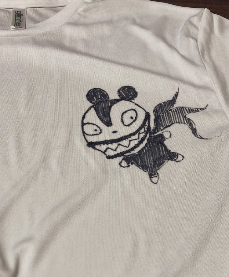 妹の体育祭で着るシャツに描かせてもらったやつ🎃🌙👻🌟