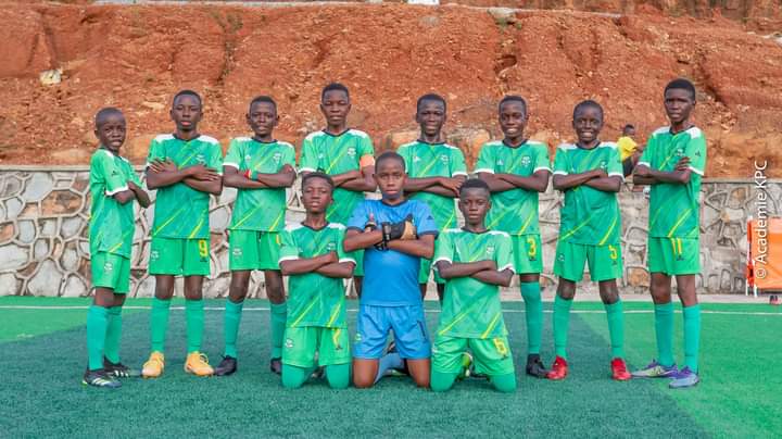 academie_kpc's tweet photo. 𝐀𝐜𝐚𝐝𝐞𝐦𝐢𝐞 𝐊𝐏𝐂 1️⃣7️⃣ - 0️⃣ 𝐀𝐜𝐚𝐝é𝐦𝐢𝐞 𝐑𝐀𝐂
Promotion 2 => 1𝙚𝙧 𝙈𝙖𝙩𝙘𝙝 - 1𝙚𝙧𝙚 𝙑𝙞𝙘𝙩𝙤𝙞𝙧𝙚 💪⚽️
✅ Merci à l'équipe adverse pour le déplacement...
--
#AcademieKpc #football #match #khorira #formation #Promotion2
@th_guillou @GuillaumeMulak https://t.co/xgUF0uVVxr
