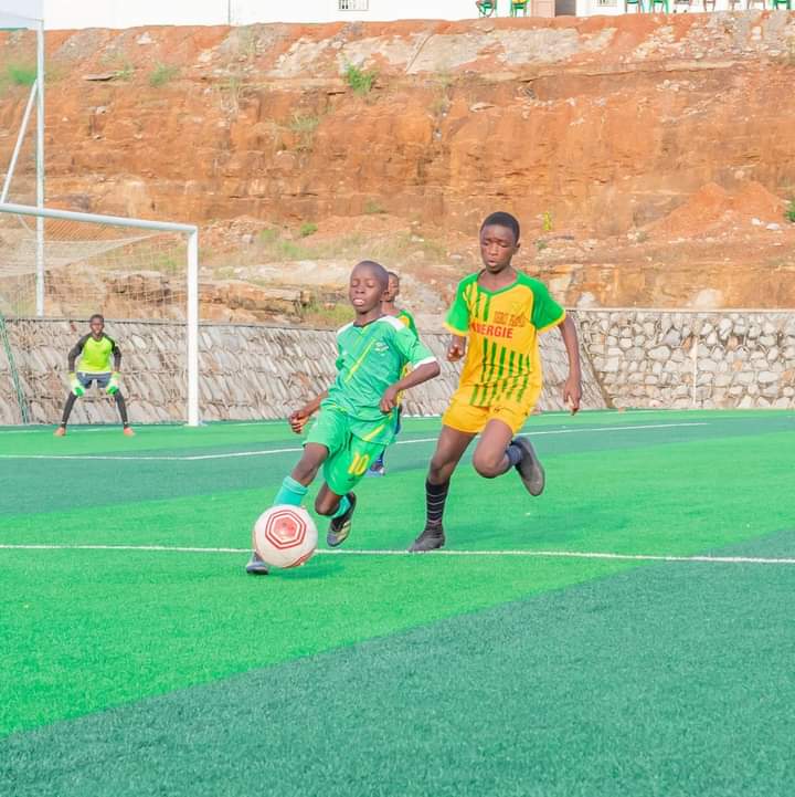 academie_kpc's tweet photo. 𝐀𝐜𝐚𝐝𝐞𝐦𝐢𝐞 𝐊𝐏𝐂 1️⃣7️⃣ - 0️⃣ 𝐀𝐜𝐚𝐝é𝐦𝐢𝐞 𝐑𝐀𝐂
Promotion 2 => 1𝙚𝙧 𝙈𝙖𝙩𝙘𝙝 - 1𝙚𝙧𝙚 𝙑𝙞𝙘𝙩𝙤𝙞𝙧𝙚 💪⚽️
✅ Merci à l'équipe adverse pour le déplacement...
--
#AcademieKpc #football #match #khorira #formation #Promotion2
@th_guillou @GuillaumeMulak https://t.co/xgUF0uVVxr