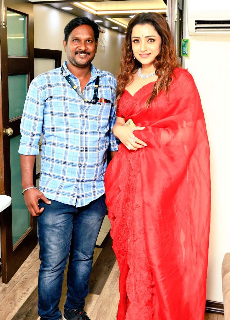 F9696e2a4AAMBLD?format=jpg&name=medium