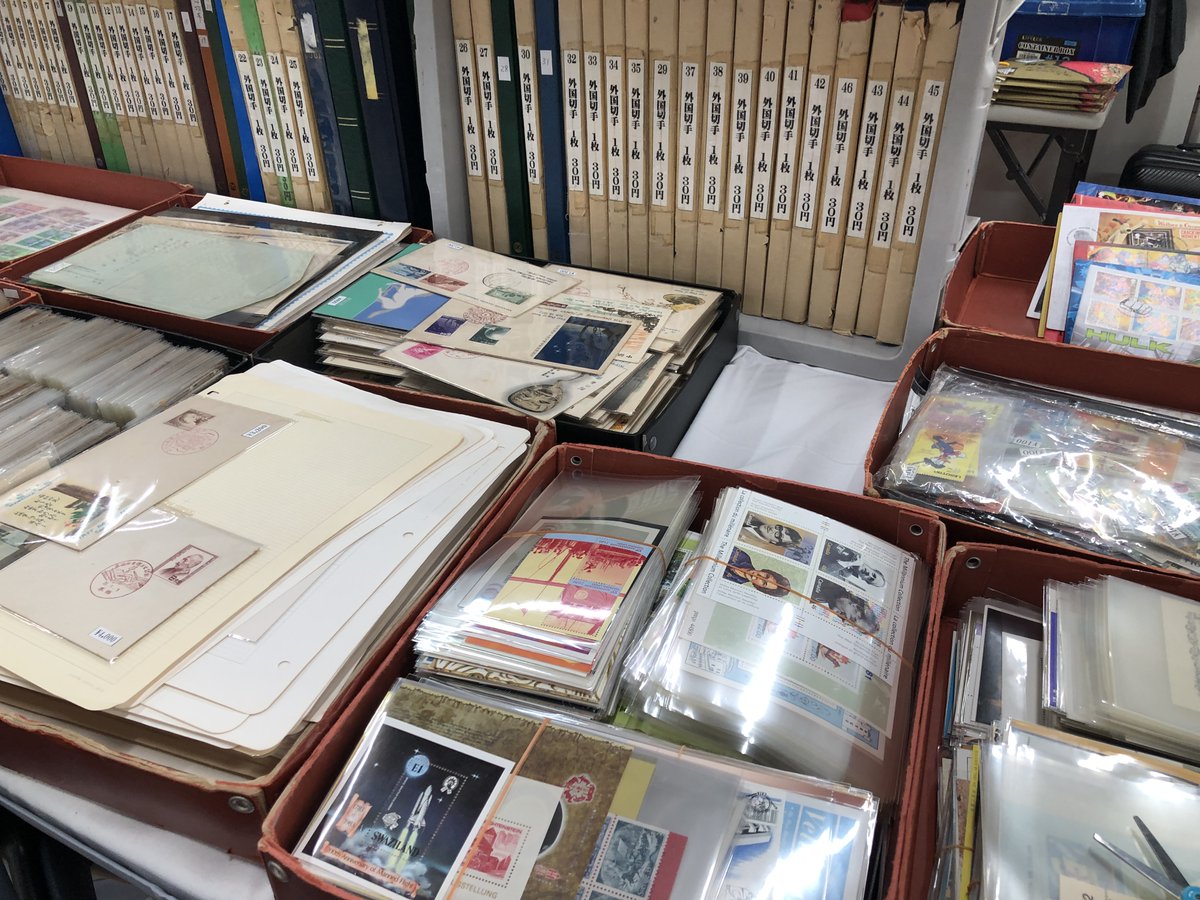 ngy_kittefurima's tweet photo. JAPEX2023でアベノスタンプブース販売品の一部です。
30均外国切手未使用は、大量追加整理をしてます。
ストックブックは40冊以上！要時間です。
外国小型シートは1枚100円です。
#JAPEX2023 #JAPAX #浅草 #アベノスタンプ #ミステリー #外国切手 #未使用 #30均 #小型シート #100均 https://t.co/zIyw1uvNkT
