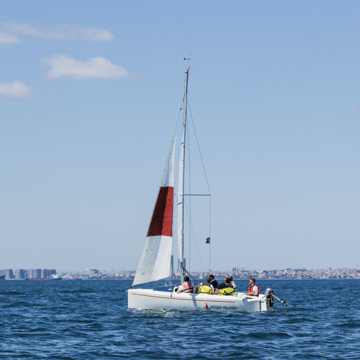 ⛵️ Yelken ve denizi bir araya getirdiğimiz büyülü dünyamızda bize eşlik edin.

Program Avantajları:

%30’a varan Toplu Kayıt İndirimi
%10 Paket Avantajı
İki Kur Eğitimi Beraber Deneyimleme Şansı