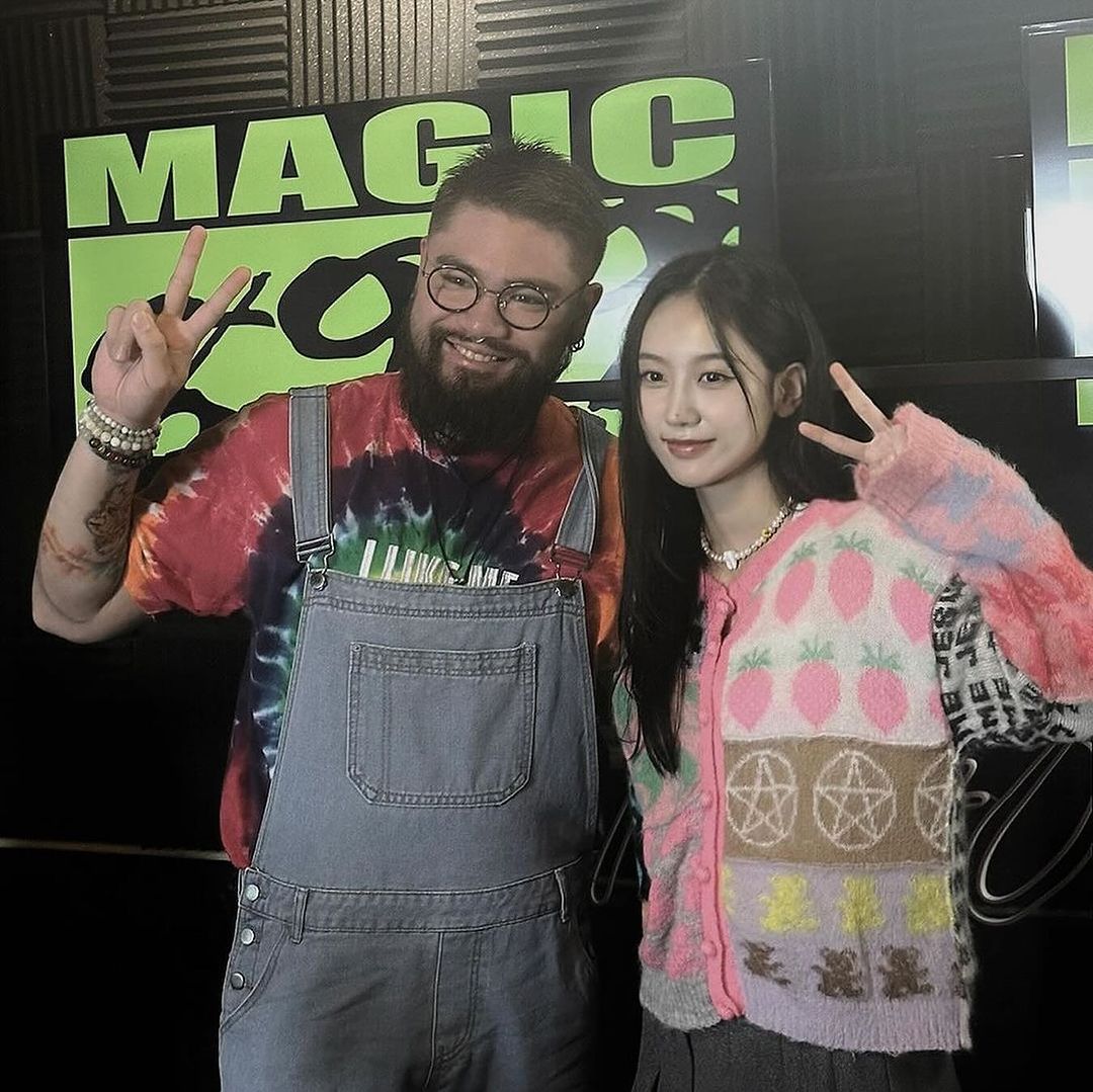 seorisdiary's tweet photo. 📸❄️ | Magic 89.9 Instagram update 

"Thanks for dropping by last Wednesday at the Magic HQ @from_seori! #magicexclusives"

#Seori #서리 @from_seori https://t.co/ko9KHOolsD