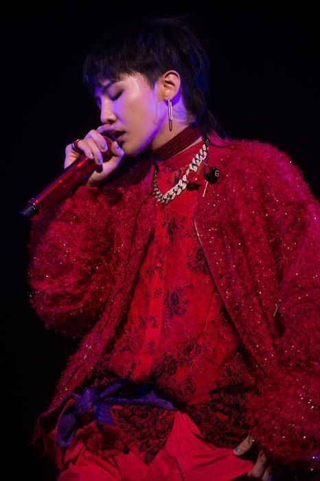 kpopmasterGD's tweet photo. Do you know that you will pay a lot for our very expensive boy?

STAY STRONG G-DRAGON 
#WeStandWithGDRAGON
#항상_지드래곤의_곁에_있습니다
Photo crd https://t.co/fEKUNVn9LI