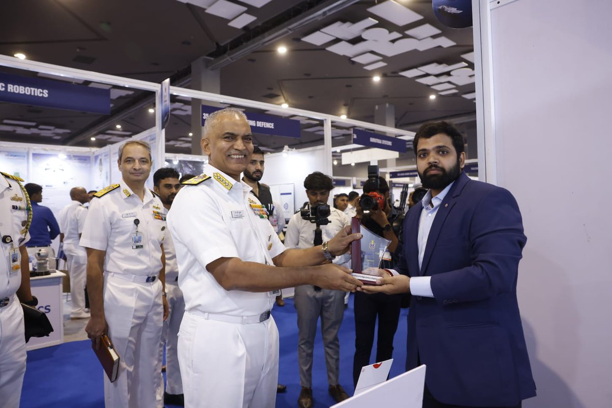 It started with your vision & desire to ensure the safety and comfort of the Officers on duty @Arun_Golaya sir! Receiving this recognition from Chief of Naval Staff is a great motivation. #SPRINT @India_iDEX #Swavalamban we are Commited to #AtmaNirbharBharat @IKP_SciencePark