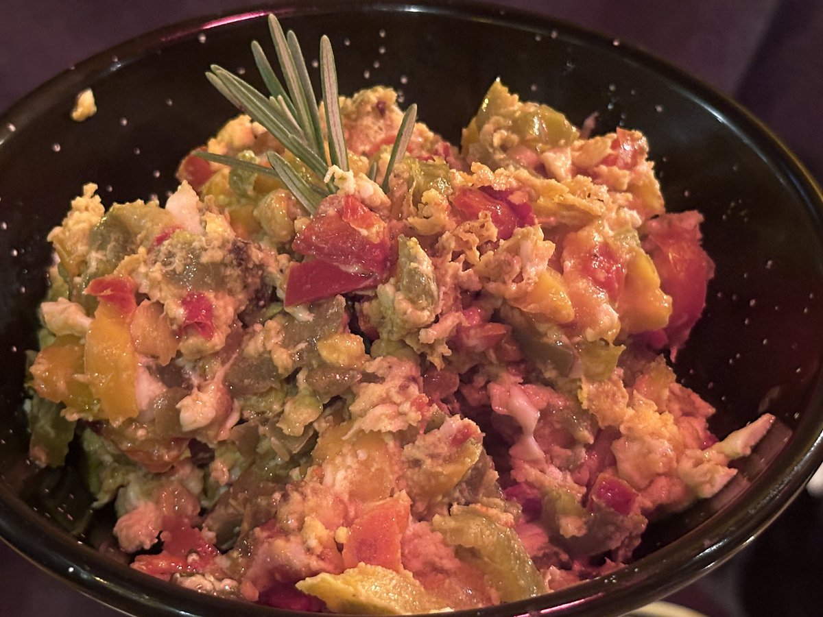 TFW you find an amazing Abruzzese restaurant right next to your favorite Pugliese restaurant 😋
#OrsettoDAbruzzo #Bologna